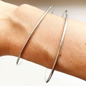 Set of 2 vintage silver stacking bangle bracelets